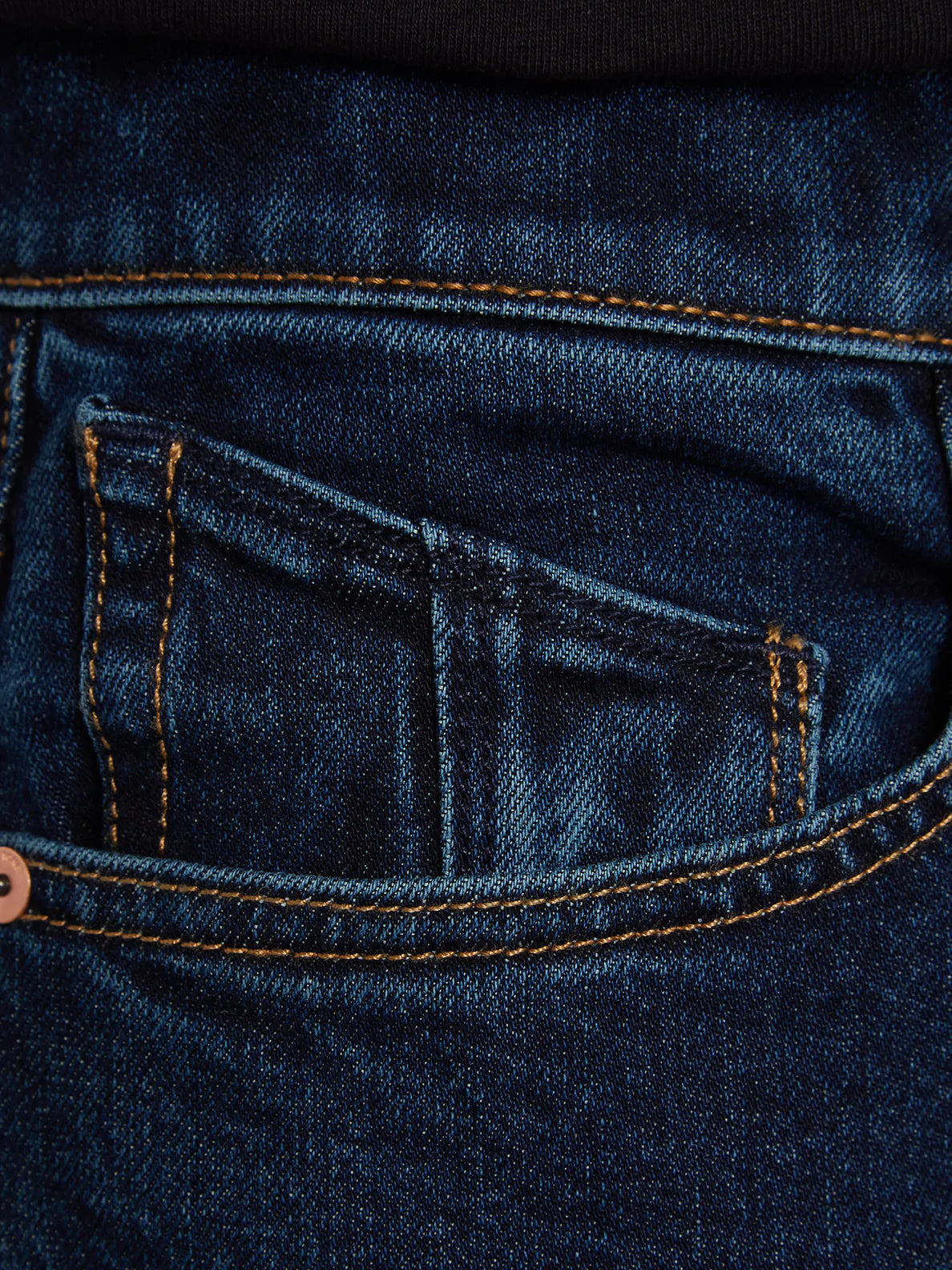 be-the-first-to-own-the-newest-volcom-solver-denim-dirty-med-blue-discount_3.webp